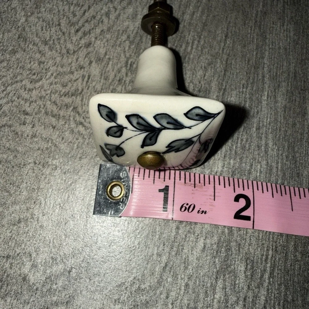 Pier 1 Cabinet Pull Ceramic Leaf Pattern Set Of 4